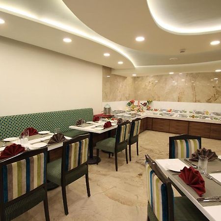 La Woods Hotel Chennai Esterno foto