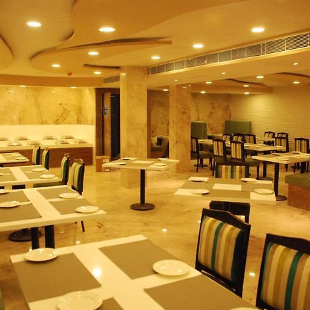 La Woods Hotel Chennai Esterno foto