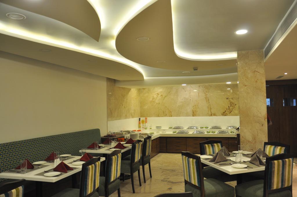 La Woods Hotel Chennai Esterno foto