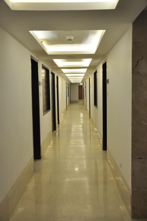 La Woods Hotel Chennai Esterno foto