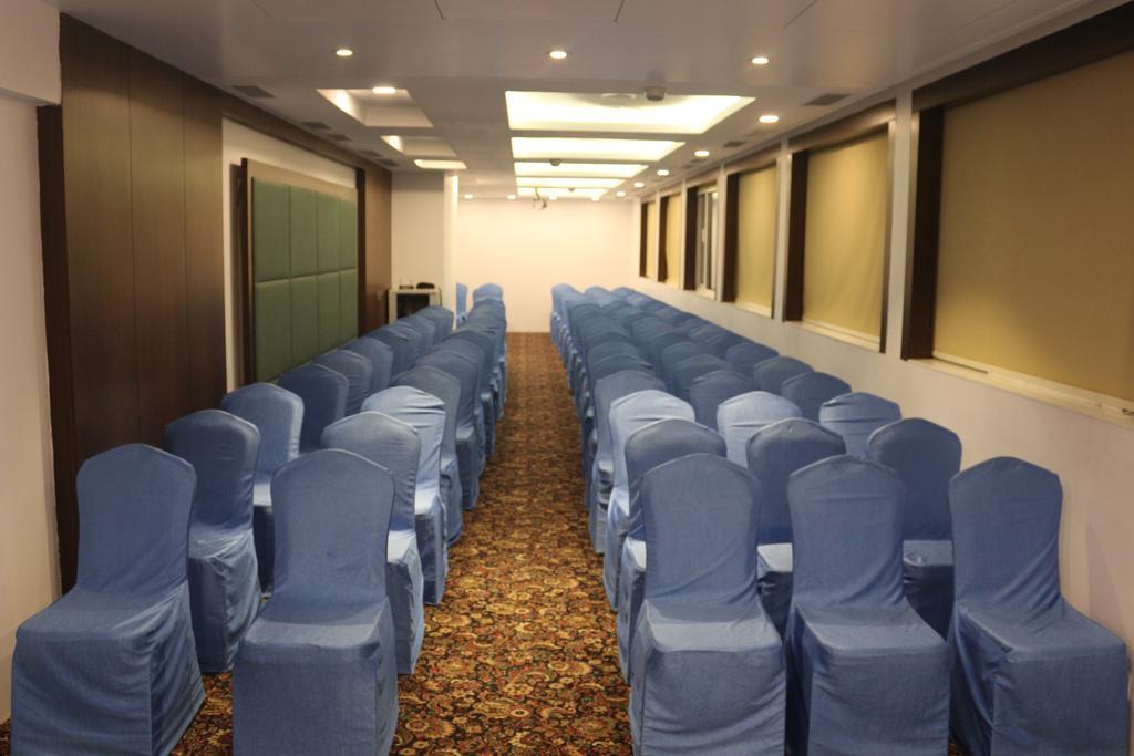 La Woods Hotel Chennai Esterno foto