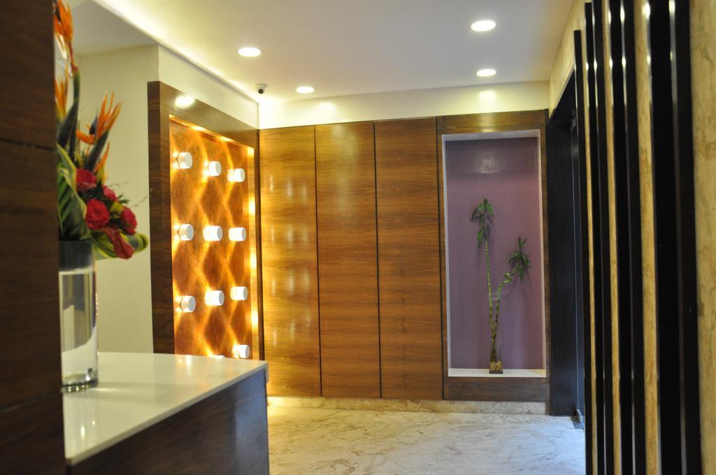 La Woods Hotel Chennai Esterno foto