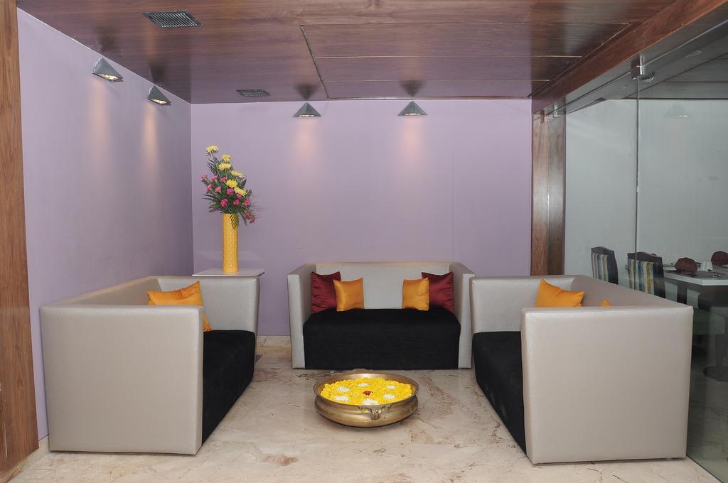 La Woods Hotel Chennai Esterno foto