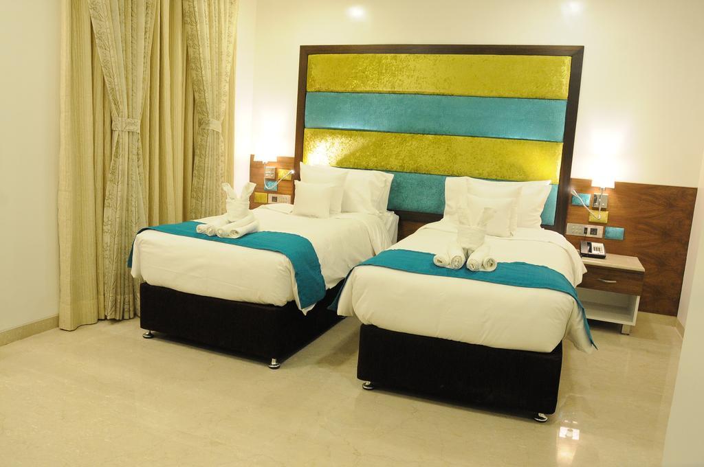 La Woods Hotel Chennai Esterno foto
