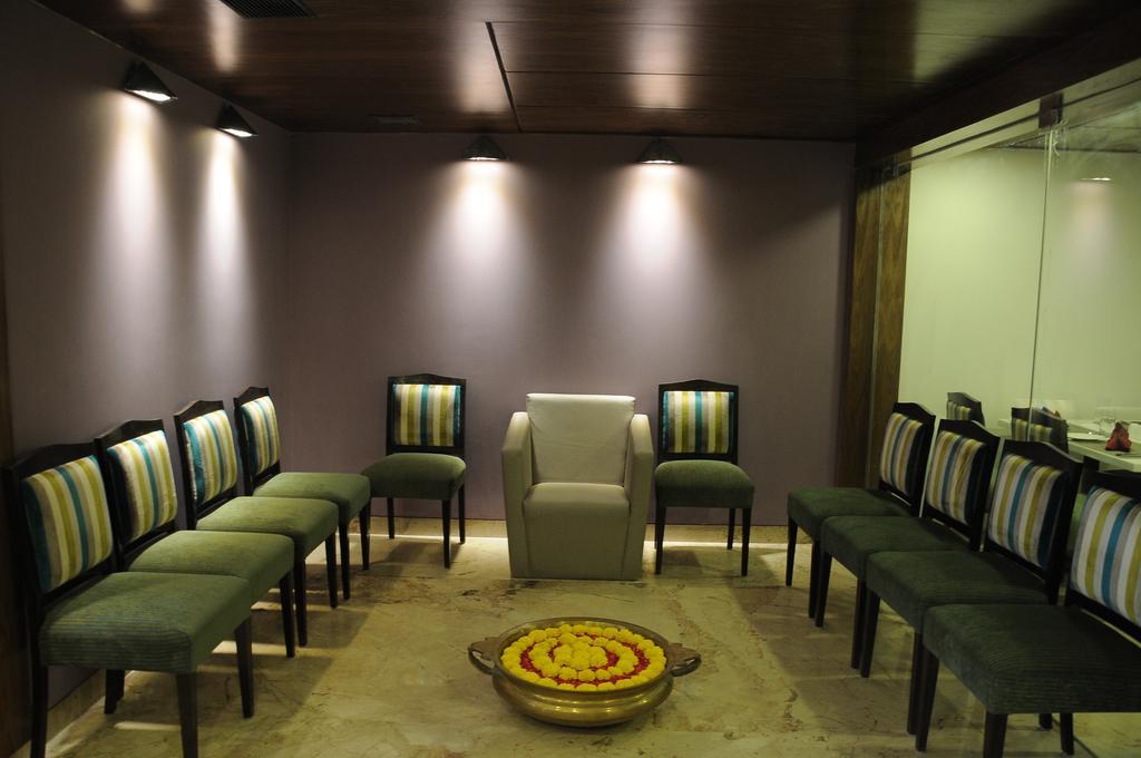 La Woods Hotel Chennai Esterno foto