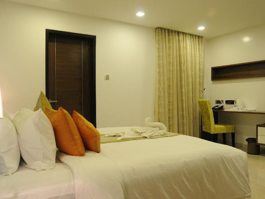 La Woods Hotel Chennai Esterno foto