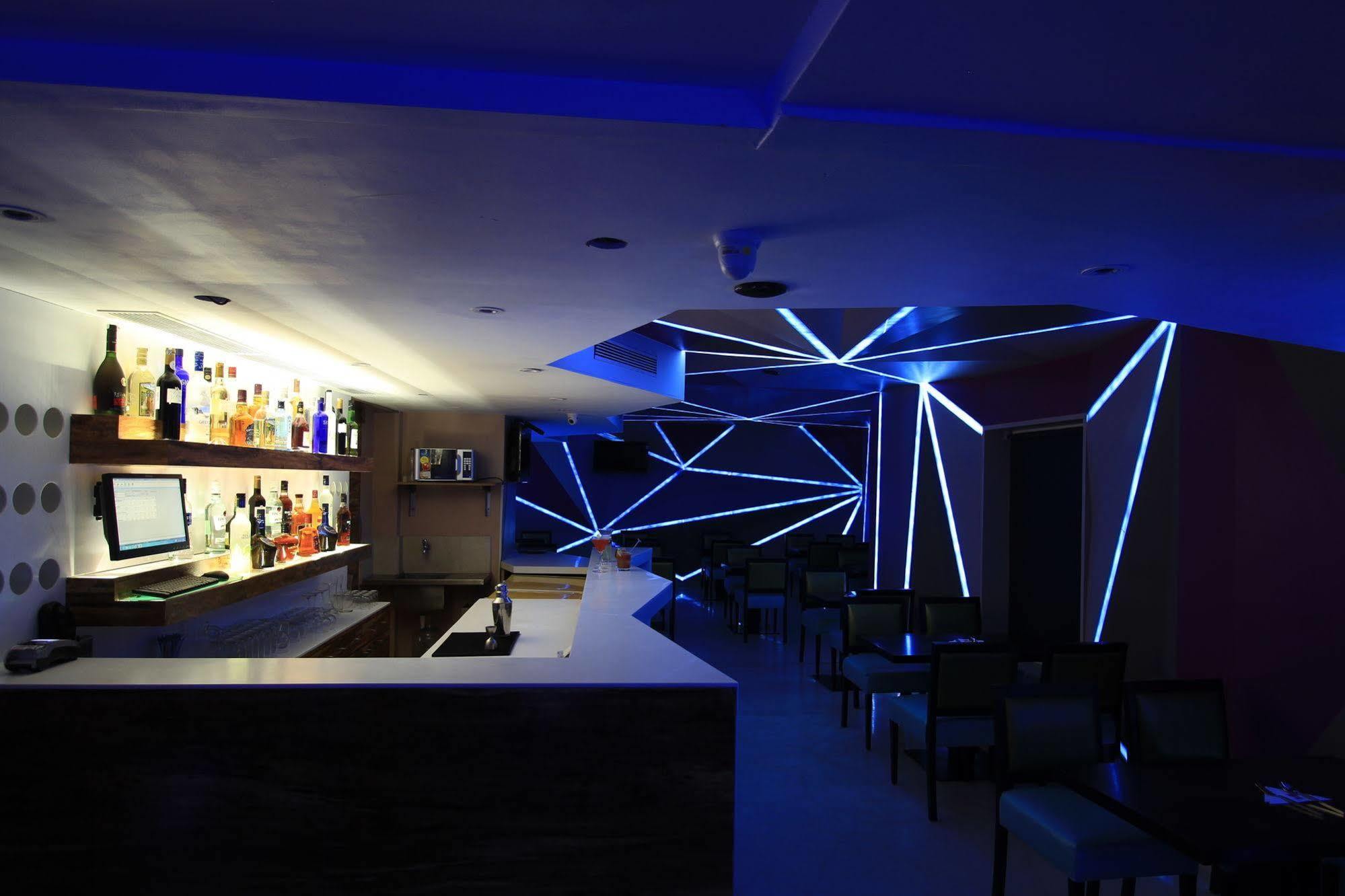 La Woods Hotel Chennai Esterno foto