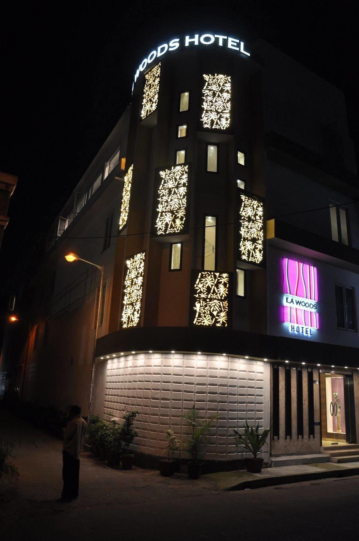 La Woods Hotel Chennai Esterno foto